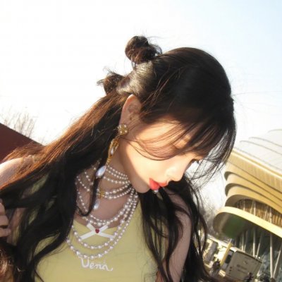 女总裁来视察，你带她工地搬砖